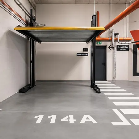 Fiqus Free Parking Airport * 波兹南